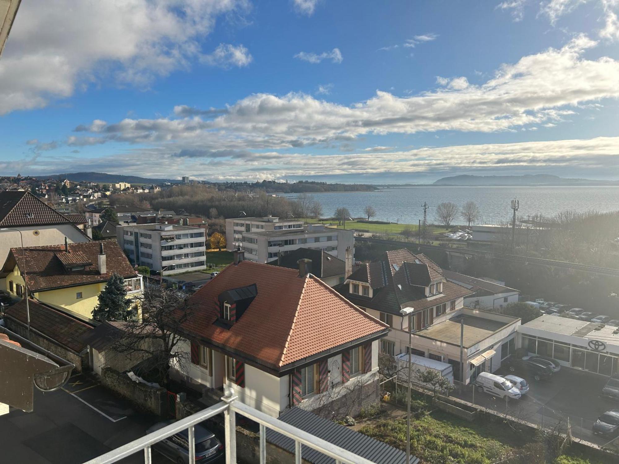 Hotel La Maison Bleue A 2 Pas Du Lac Du Neuchatel Hauterive  Zewnętrze zdjęcie